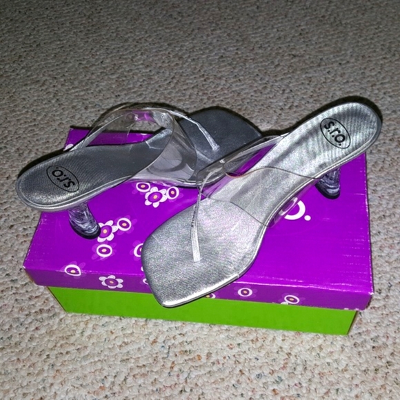 s.r.o. Kris Clear Silver Lucite, size 6M - Picture 2 of 3